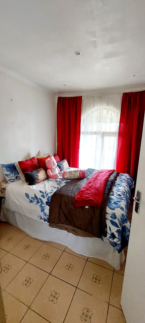 2 Bedroom Property for Sale in Devon Park Western Cape